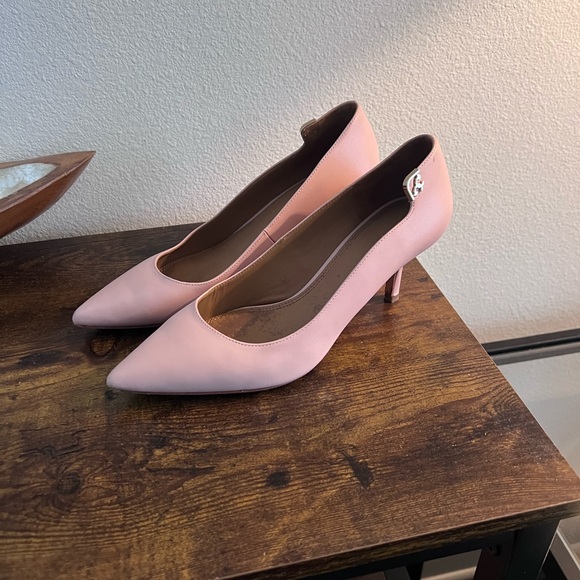 Tory Burch Blush Pointed-Toe Mid Heel Pumps - Picture 3 of 8